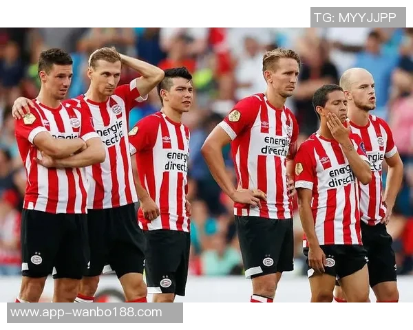 埃因霍温逆转战胜对手豪取11连胜领跑荷甲领先优势扩大至12分