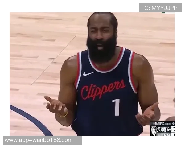 哈登回忆小范甘迪的疯狂举动：更衣柜里的小纸条惊喜不断